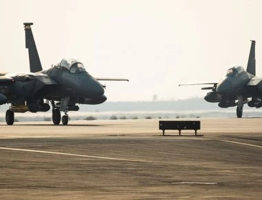 Σε «τεντωμένο σχοινί» Ιράν-ΗΠΑ στον Κόλπο: Επίθεση σε αμερικανική βάση στο Ιράκ - Προσγειώθηκε στα ΗΑΕ μοίρα F-15E!